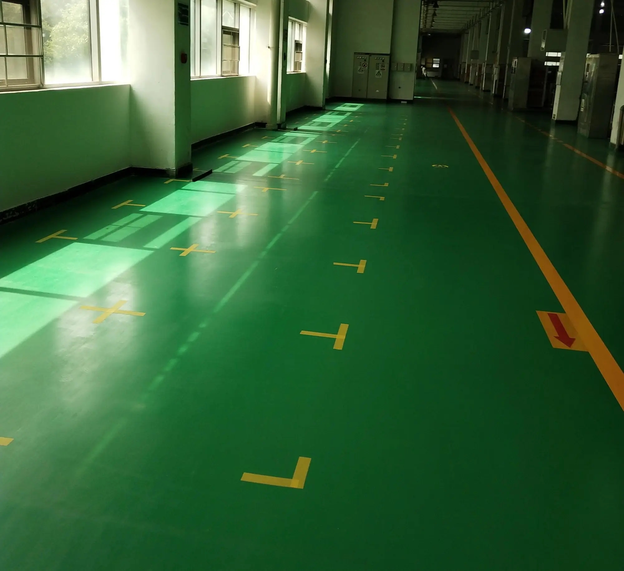 北京�h氧地坪公司 �S房�h氧自流平 地坪漆施工
